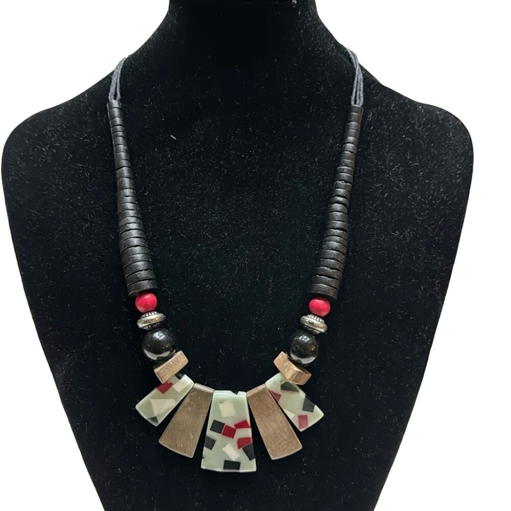 NWT decouture Cory Necklace
